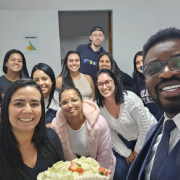 Oluwatosin Tolulope Ajidahun destaca como desequilíbrios hormonais e inflamações impactam diretamente a fertilidade feminina.