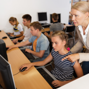 Inteligência artificial na educação: como a tecnologia pode apoiar professores e alunos com a visão estratégica de Sérgio Bento De Araújo no centro do debate.